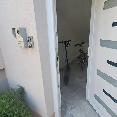 - 2 Bedroom With Sea View * Zadar