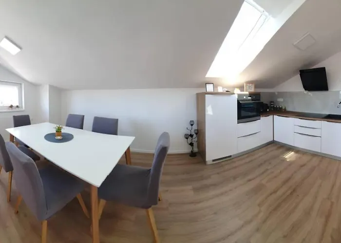 - 2 Bedroom With Sea View *