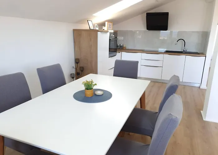 Διαμέρισμα - 2 Bedroom With Sea View *