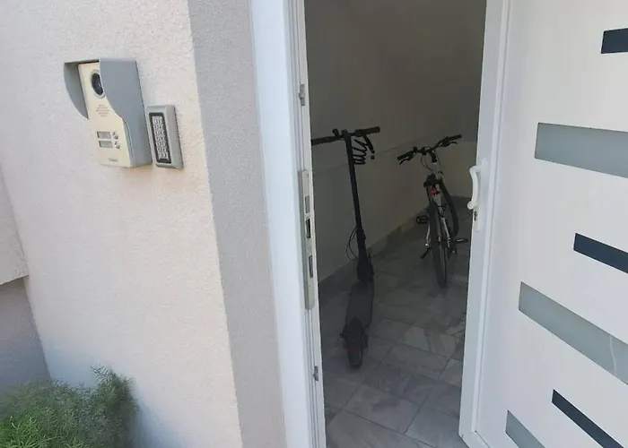 - 2 Bedroom With Sea View * Ζαντάρ